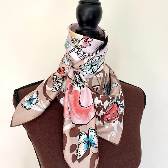 Salvatore Ferragamo Icons Beige Silk Scarf - Picture 12 of 15